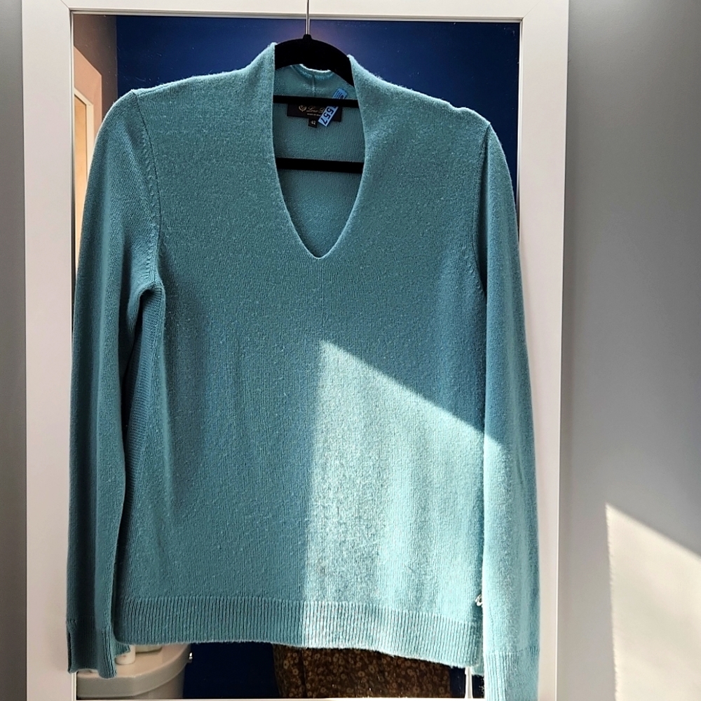 Loro Piana 100% Cashmere Sweater Baby Blue